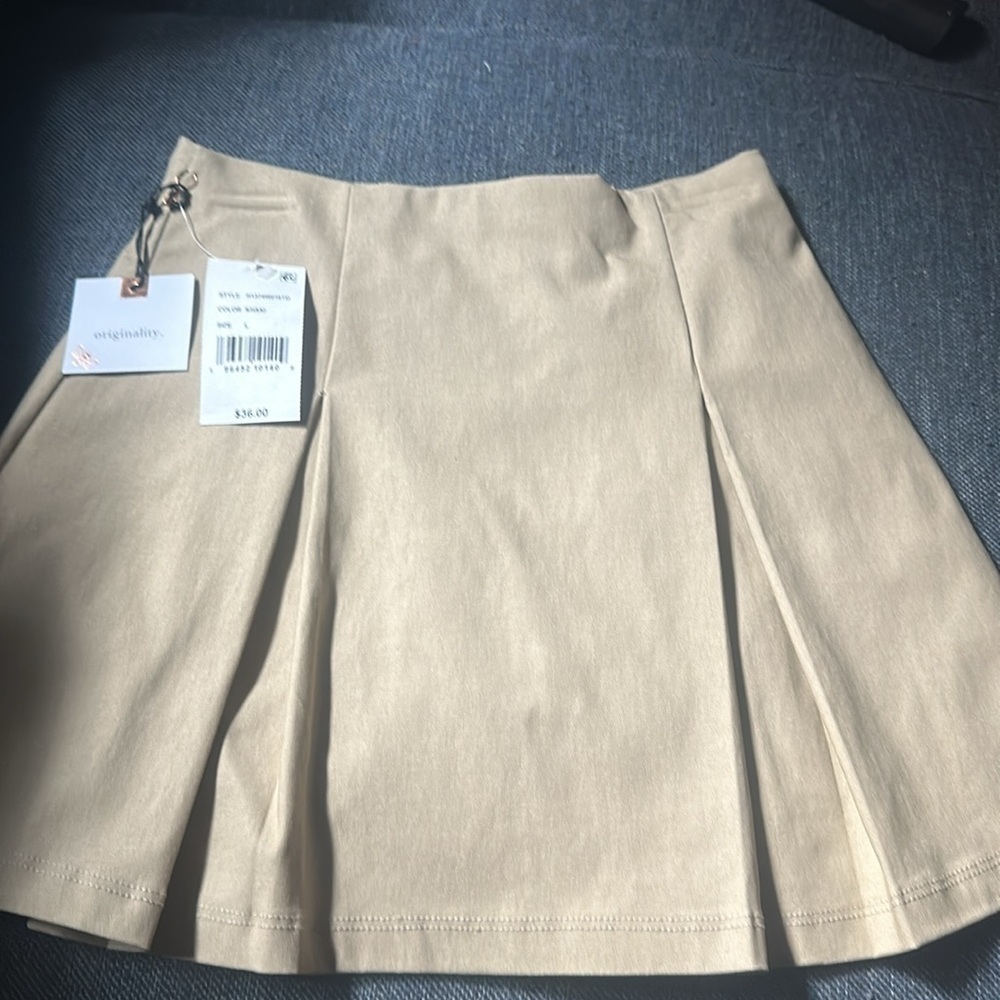 NWT Originality
Big Girls 7-16 Pull-On Pleated Skirt - Picture 3 of 7